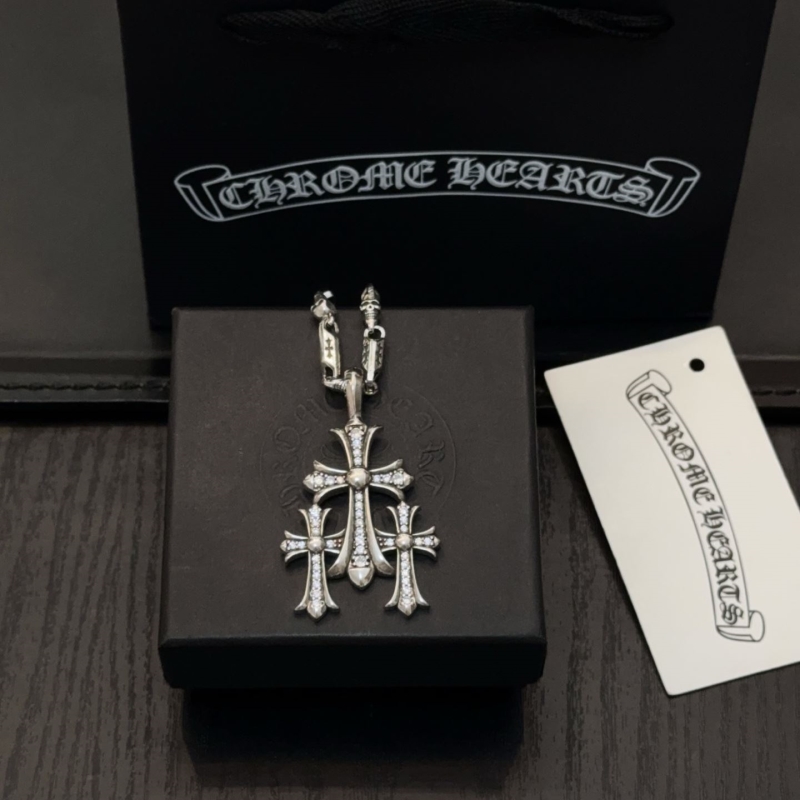 Ch*0me He**ts necklaces